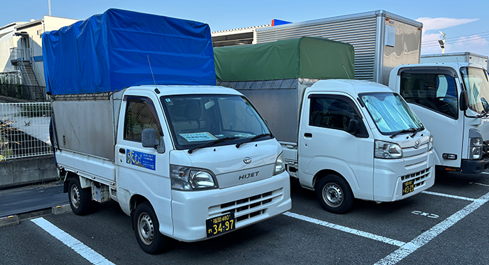 納品代行サービスで稼働する軽トラックの車両